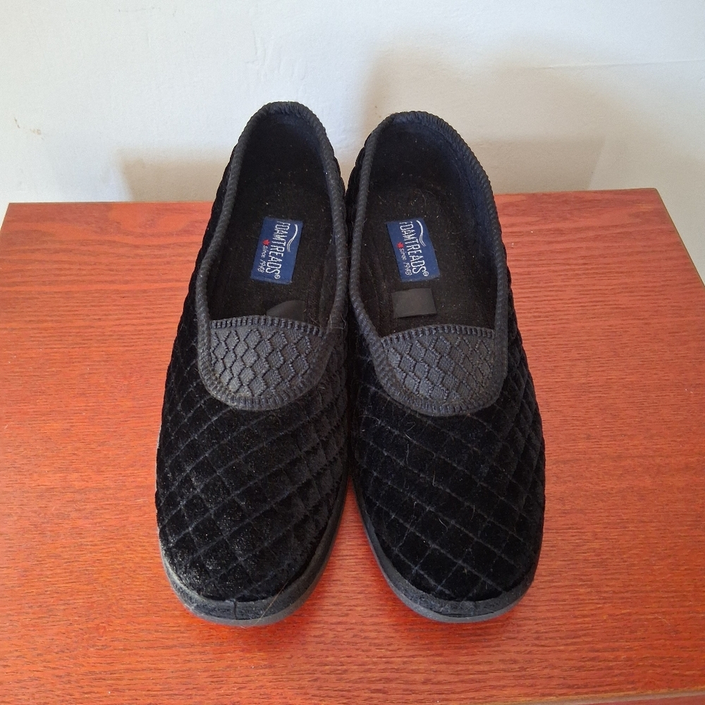 Foamtreads Women's Black Velour Quilted Waltz Slippers Size 8